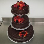 Chocolade bruidstaart vers fruit