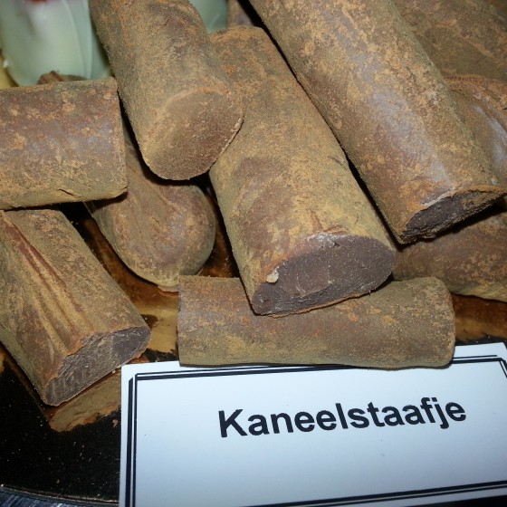 Kaneelstaafjes (N)