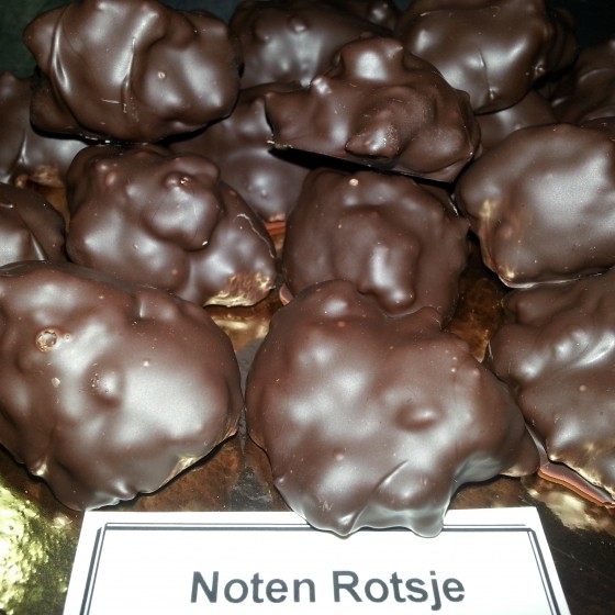 Noten rotsje (N)